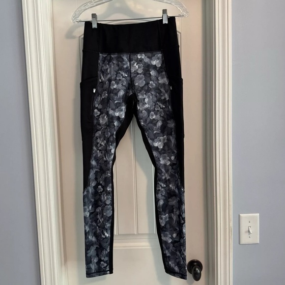Athleta Small LOT of Two Leggings ~ Sonic Reflective & High Traverse Floral - Picture 3 of 16
